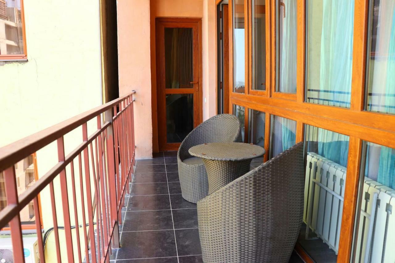 La Petite Maison Erevan Esterno foto